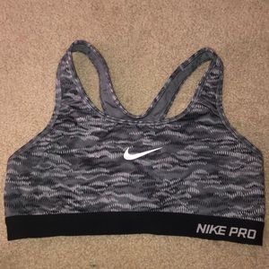 Nike pro sports bra